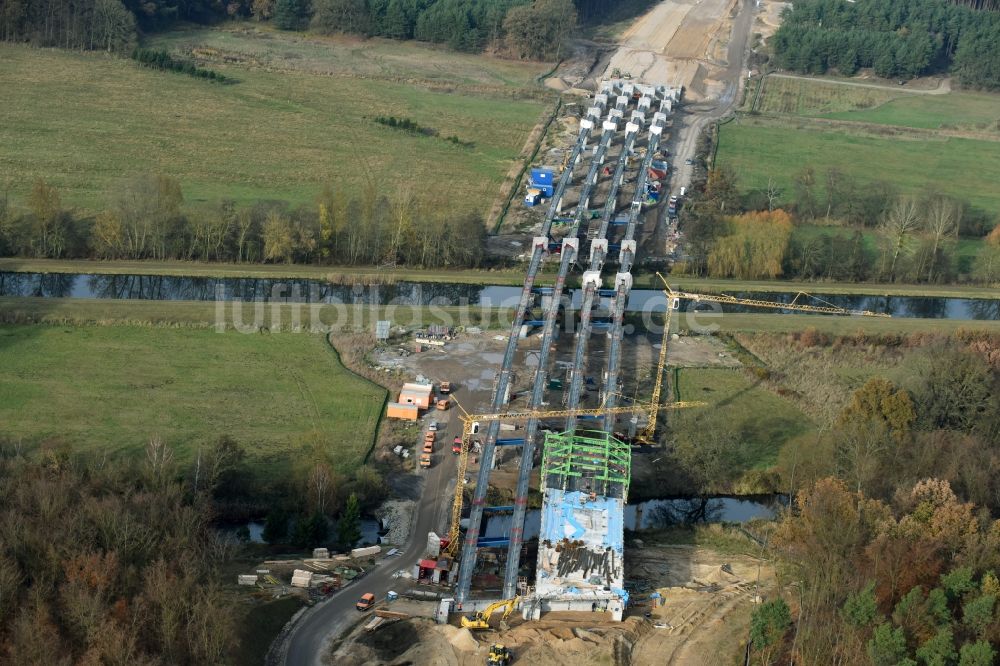 Grabow von oben - Autobahn- Baustellen entlang der Trasse und des Streckenverlaufes der Eldebrücke im Zuge des Neubaus der BAB A14 in Fresenbrügge im Bundesland Mecklenburg-Vorpommern