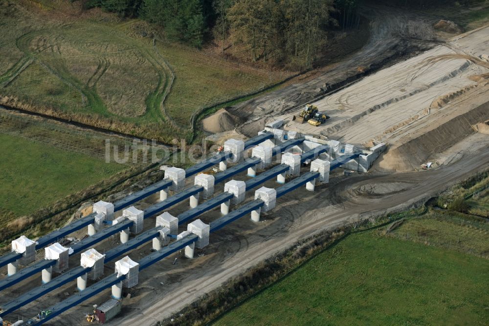 Grabow von oben - Autobahn- Baustellen entlang der Trasse und des Streckenverlaufes der Eldebrücke im Zuge des Neubaus der BAB A14 in Fresenbrügge im Bundesland Mecklenburg-Vorpommern