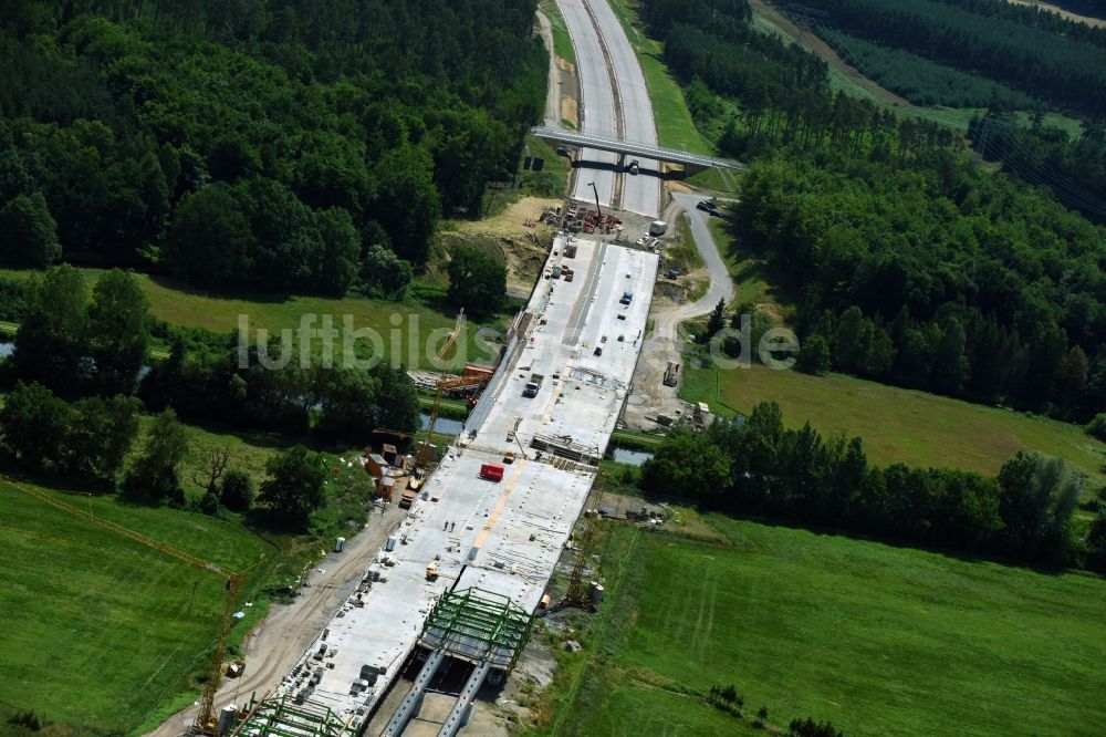 Grabow von oben - Autobahn- Baustellen entlang der Trasse und des Streckenverlaufes der Eldebrücke im Zuge des Neubaus der BAB A14 in Fresenbrügge im Bundesland Mecklenburg-Vorpommern