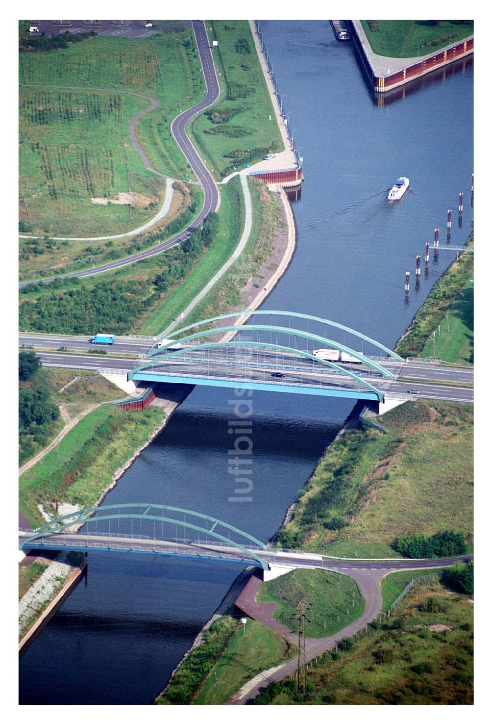 Luftbild Magdeburg - Rothensee - Autobahn-Bogenbrücke