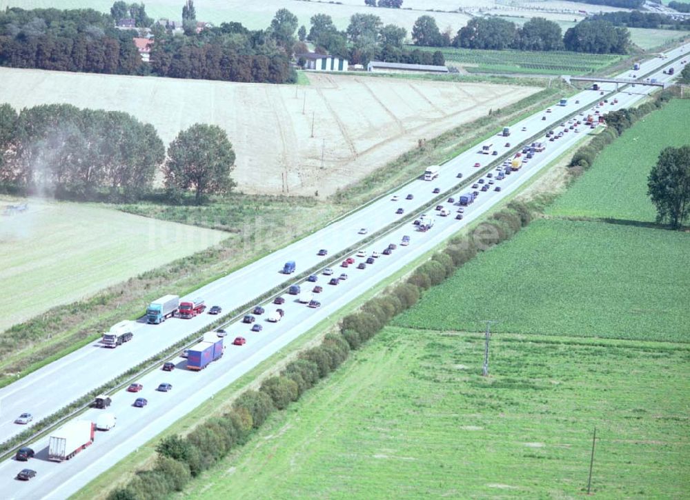 Magdeburg aus der Vogelperspektive: 16.08.2002 Autobahn Braunschweig Magdeburg