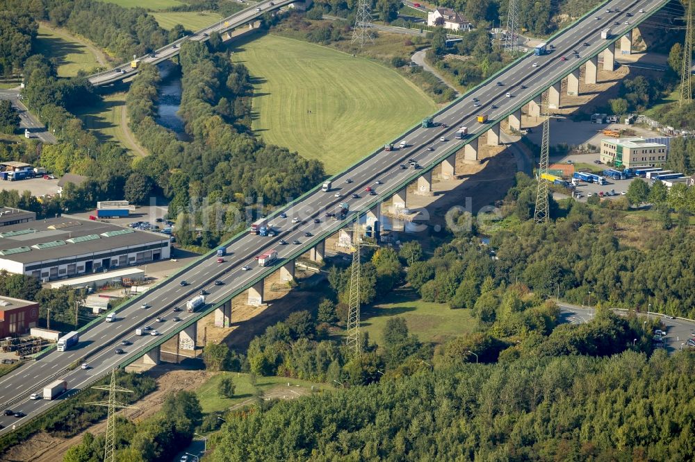 Hagen aus der Vogelperspektive: Autobahn- Brücke Halden-Berchum bei Hagen im Ruhrgebiet in Nordrhein-Westfalen