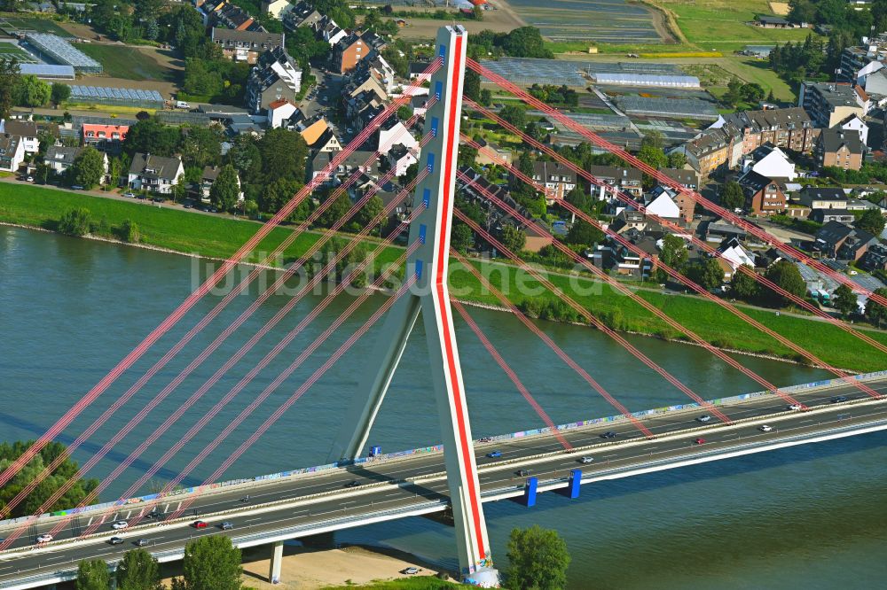 Luftbild Düsseldorf - Autobahn- Brückenbauwerk der BAB A46 - auch Rheinbrücke Düsseldorf-Flehe im in Düsseldorf im Bundesland Nordrhein-Westfalen, Deutschland