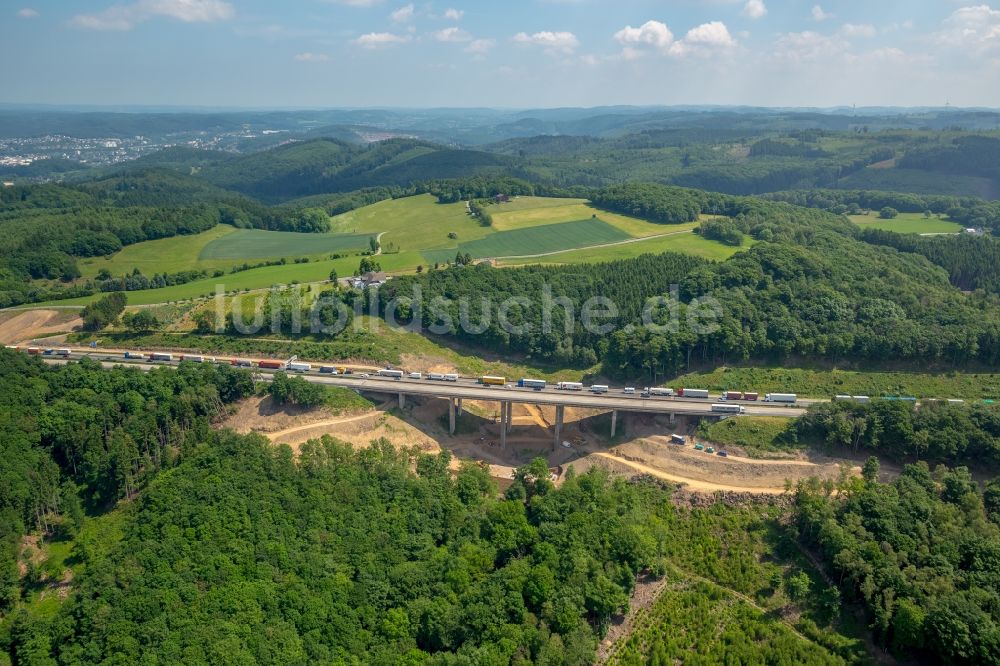 Hagen aus der Vogelperspektive: Autobahn- Brückenbauwerk der BAB A45 Kattenohl A45 der Sauerlandlinie in Hagen im Bundesland Nordrhein-Westfalen, Deutschland