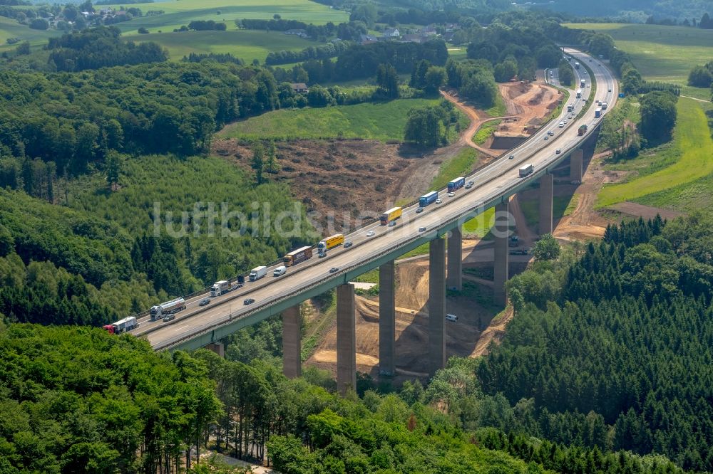 Hagen aus der Vogelperspektive: Autobahn- Brückenbauwerk der BAB A45 Kattenohl A45 der Sauerlandlinie in Hagen im Bundesland Nordrhein-Westfalen, Deutschland