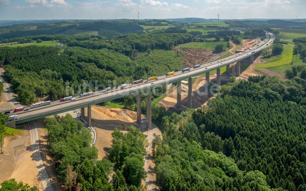 Luftaufnahme Hagen - Autobahn- Brückenbauwerk der BAB A45 Kattenohl A45 der Sauerlandlinie in Hagen im Bundesland Nordrhein-Westfalen, Deutschland