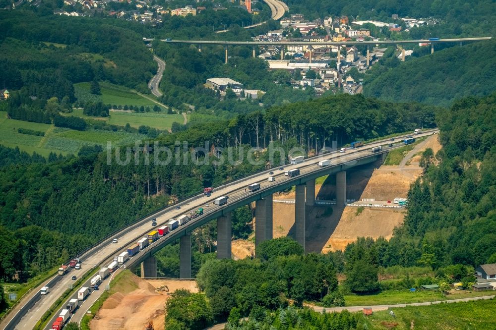 Luftaufnahme Hagen - Autobahn- Brückenbauwerk der BAB A45 Kattenohl A45 der Sauerlandlinie in Hagen im Bundesland Nordrhein-Westfalen, Deutschland