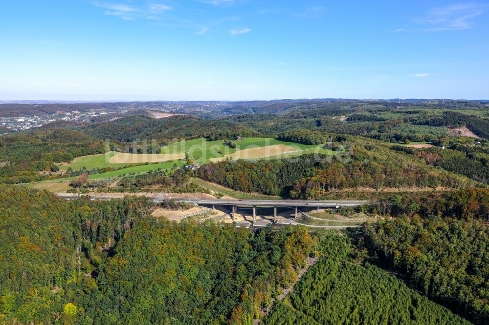 Hagen aus der Vogelperspektive: Autobahn- Brückenbauwerk der BAB A45 Kattenohl A45 der Sauerlandlinie in Hagen im Bundesland Nordrhein-Westfalen, Deutschland