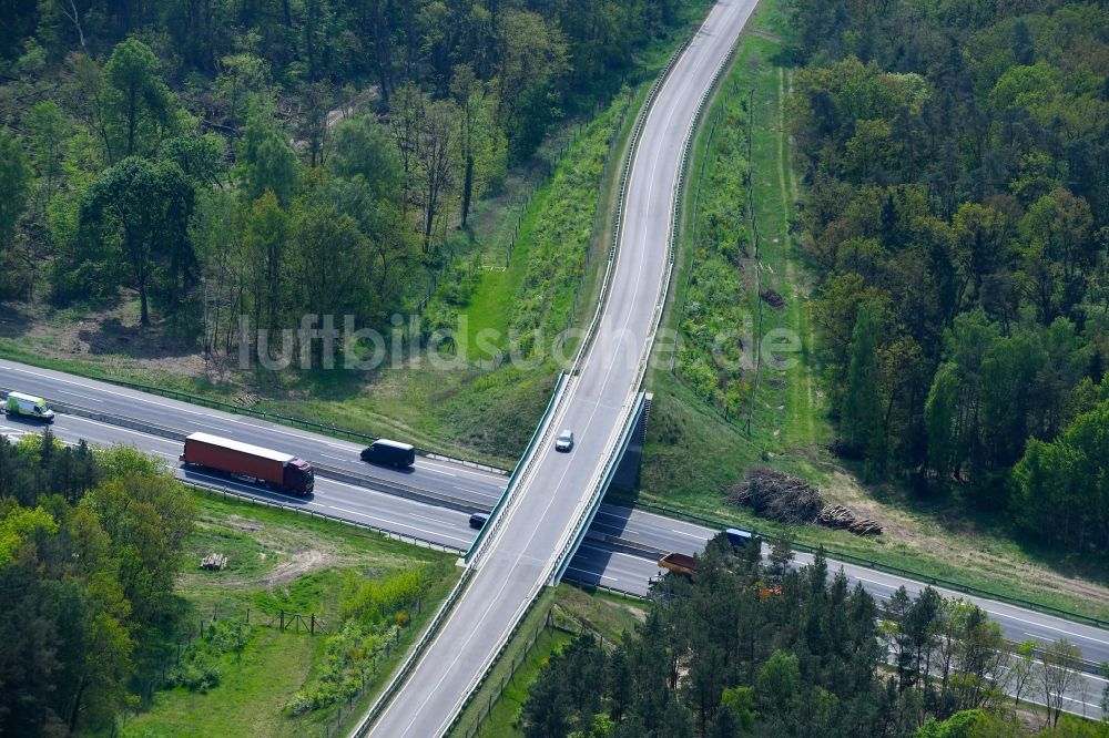 Luftbild Dechtow - Autobahn- Brückenbauwerk der BAB A24 - Landesstraße L137 in Dechtow im Bundesland Brandenburg, Deutschland