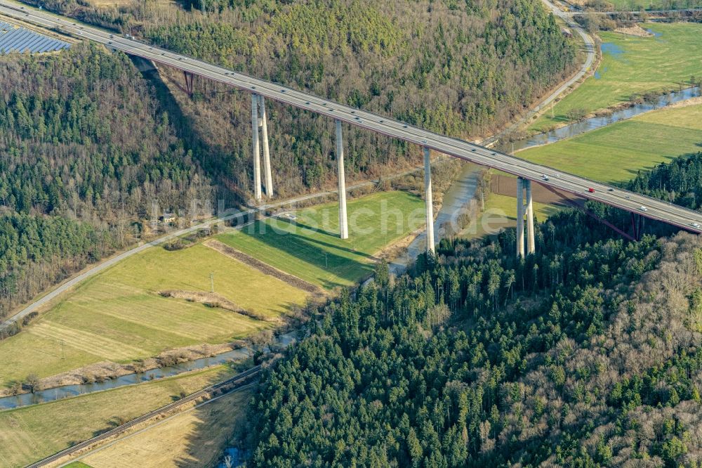 Luftaufnahme Eutingen im Gäu - Autobahn- Brückenbauwerk der BAB A81 Neckartalbrücke in Eutingen im Gäu im Bundesland Baden-Württemberg, Deutschland