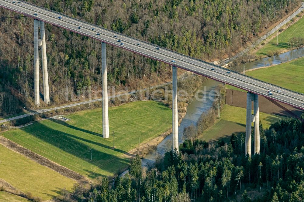 Eutingen im Gäu von oben - Autobahn- Brückenbauwerk der BAB A81 Neckartalbrücke in Eutingen im Gäu im Bundesland Baden-Württemberg, Deutschland