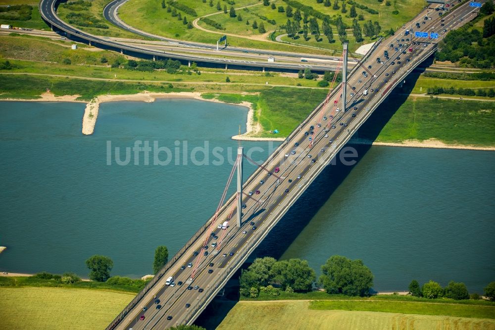 Leverkusen von oben - Autobahn- Brückenbauwerk der BAB A1 und Pylonen der Rheinquerung in Leverkusen im Bundesland Nordrhein-Westfalen