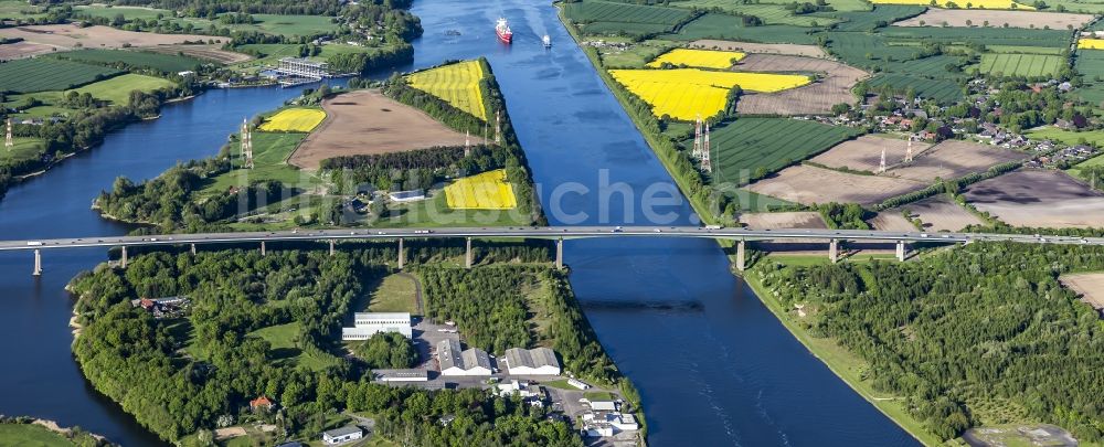 Luftaufnahme Rade - Autobahn- Brückenbauwerk der BAB A7 in Rade im Bundesland Schleswig-Holstein, Deutschland