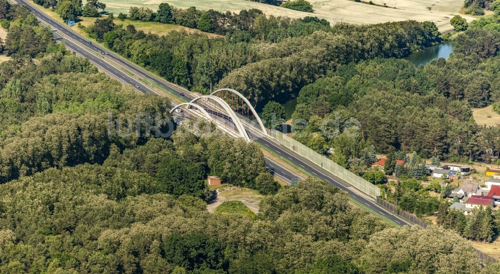 Luftaufnahme Schorfheide - Autobahn- Brückenbauwerk der BAB A11 in Schorfheide im Bundesland Brandenburg