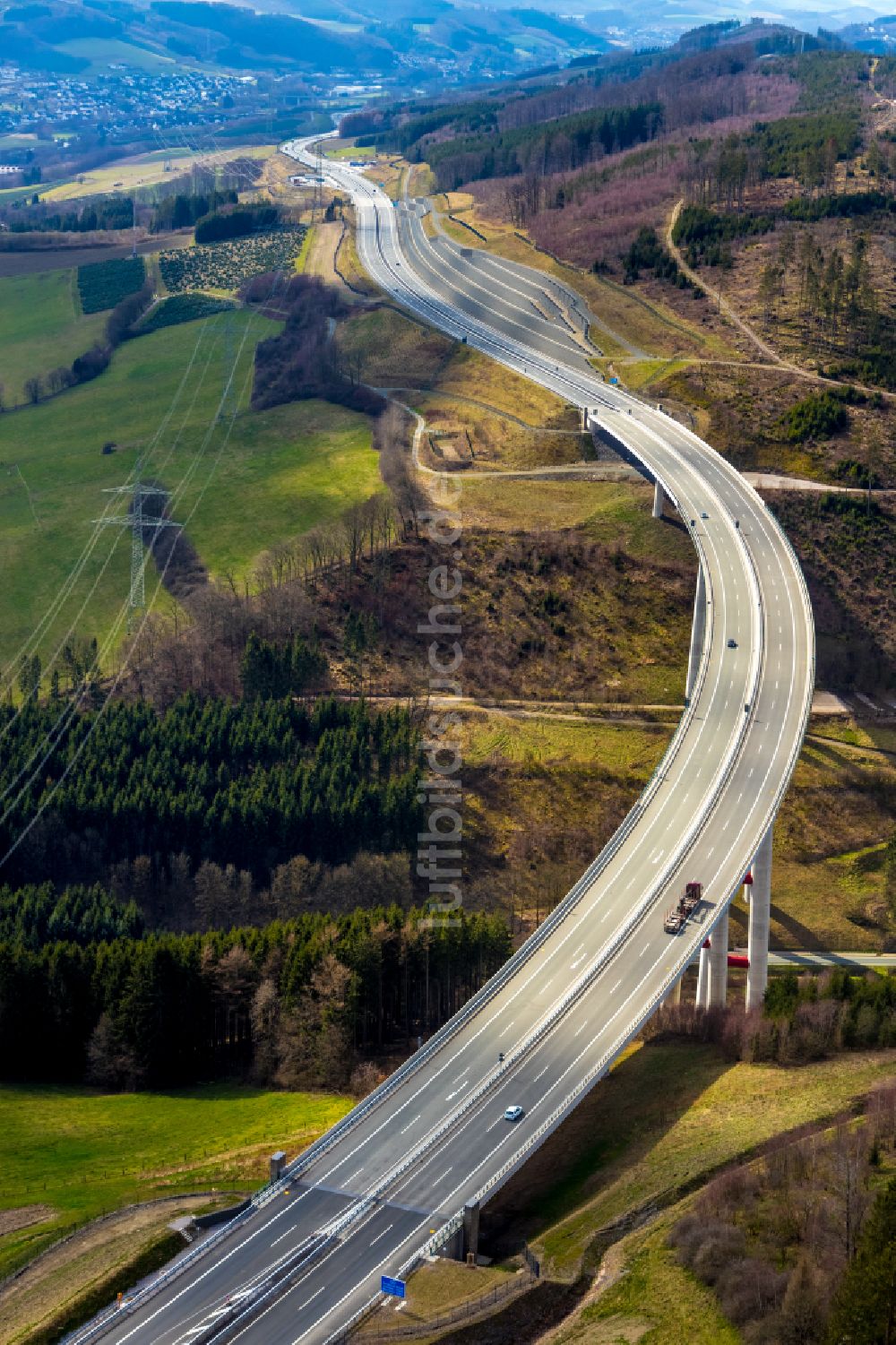 Luftbild Nuttlar - Autobahn- Brückenbauwerk der BAB A 46 Talbrücke Nuttlar in Nuttlar im Bundesland Nordrhein-Westfalen, Deutschland