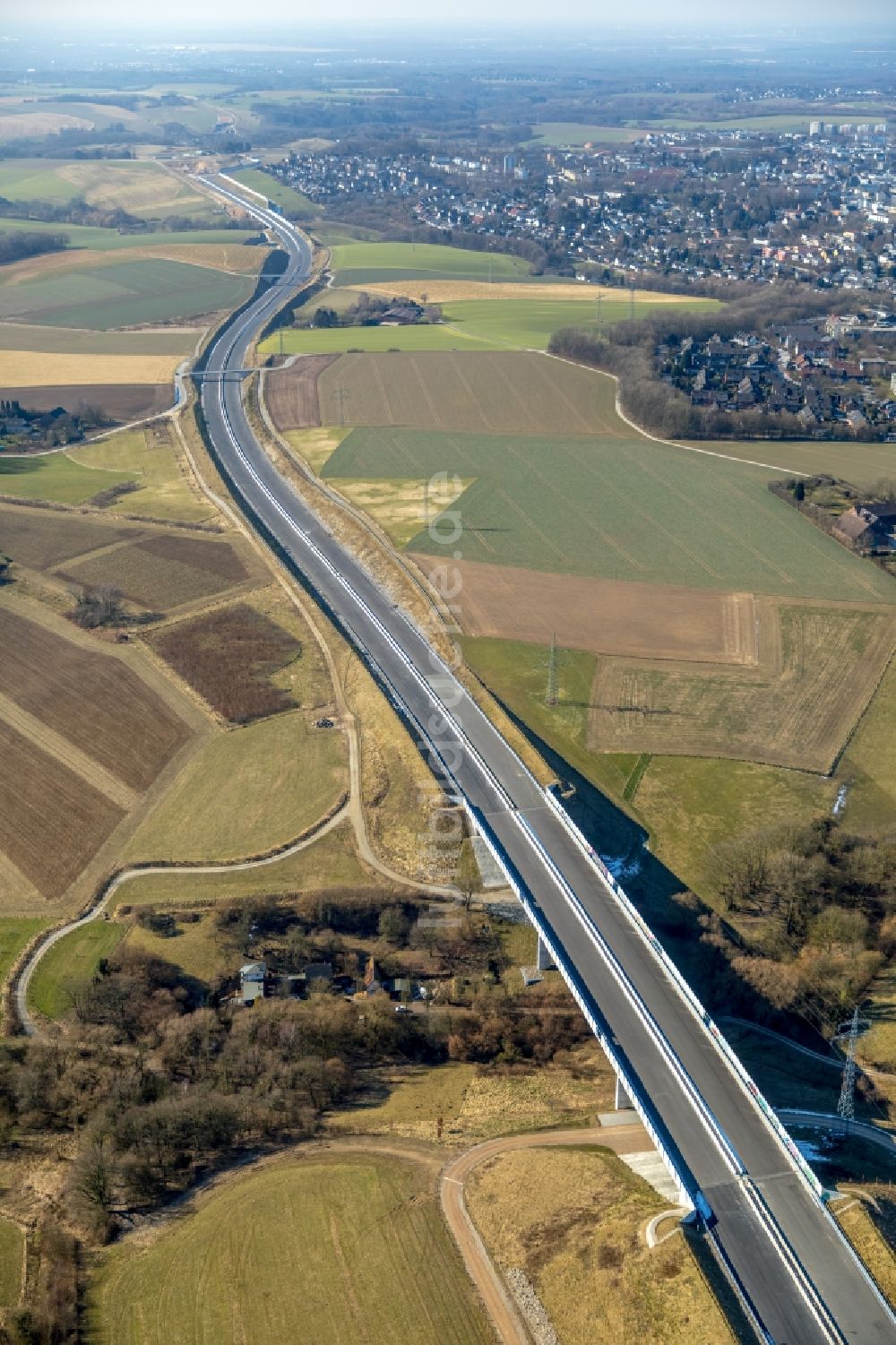 Luftaufnahme Velbert - Autobahn- Brückenbauwerk der BAB A44 in Velbert im Bundesland Nordrhein-Westfalen, Deutschland