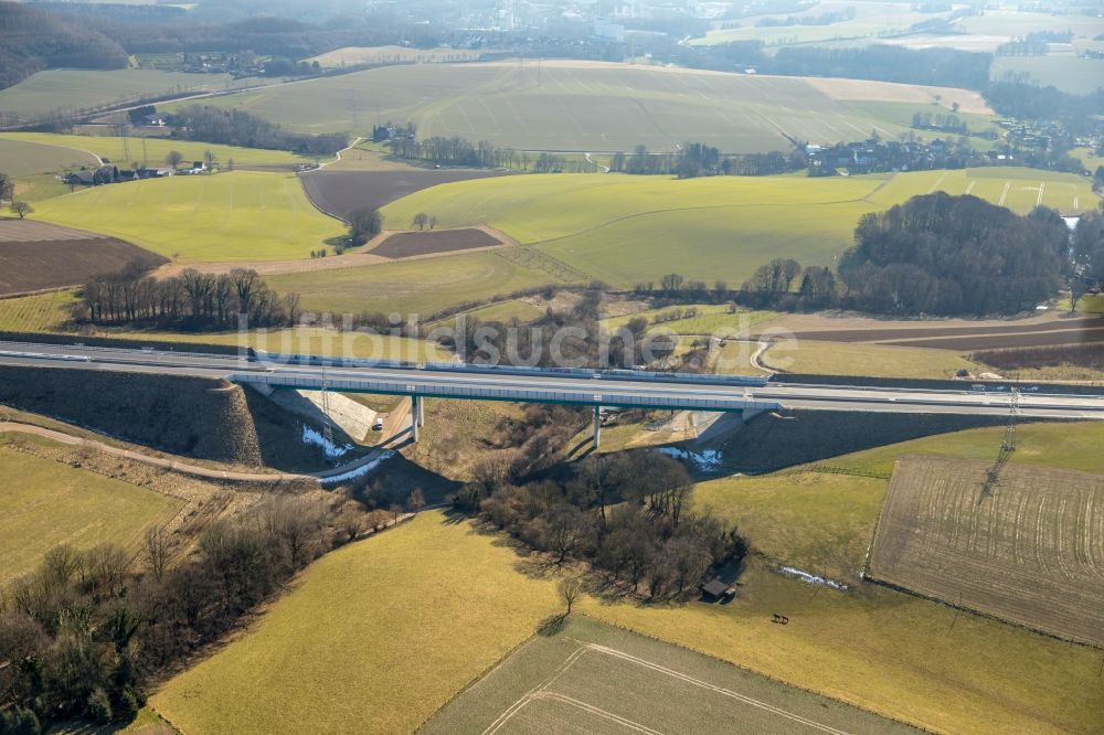 Luftbild Velbert - Autobahn- Brückenbauwerk der BAB A44 in Velbert im Bundesland Nordrhein-Westfalen, Deutschland