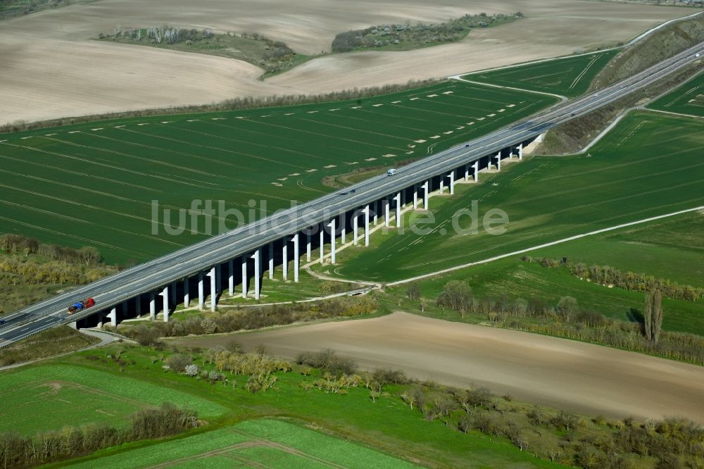 Alberstedt von oben - Autobahn- Brückenbauwerk der BAB A38 - Weidatalbrücke in Alberstedt im Bundesland Sachsen-Anhalt, Deutschland