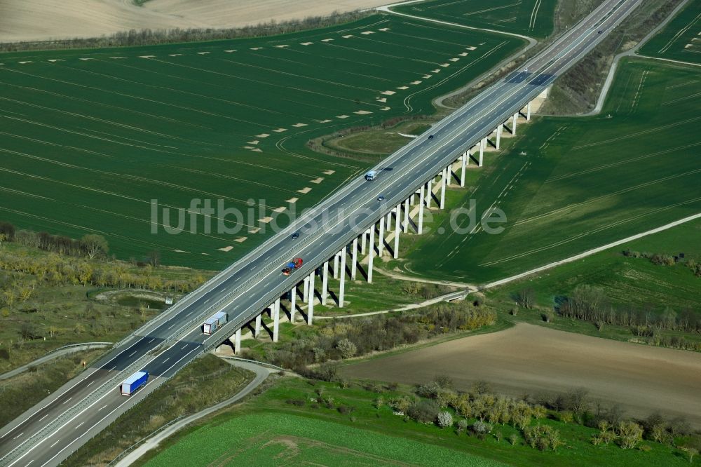 Luftbild Alberstedt - Autobahn- Brückenbauwerk der BAB A38 - Weidatalbrücke in Alberstedt im Bundesland Sachsen-Anhalt, Deutschland