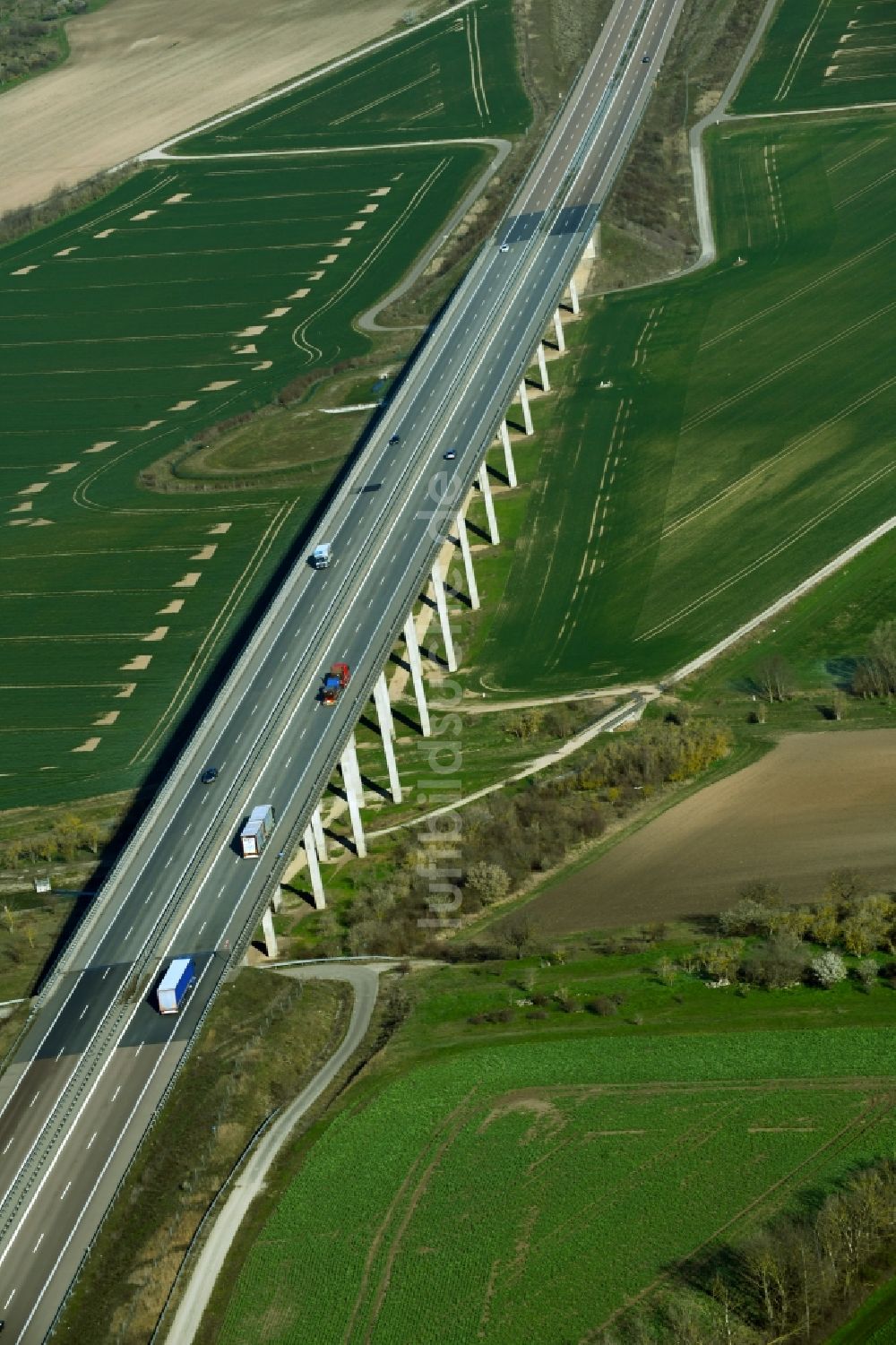 Luftaufnahme Alberstedt - Autobahn- Brückenbauwerk der BAB A38 - Weidatalbrücke in Alberstedt im Bundesland Sachsen-Anhalt, Deutschland