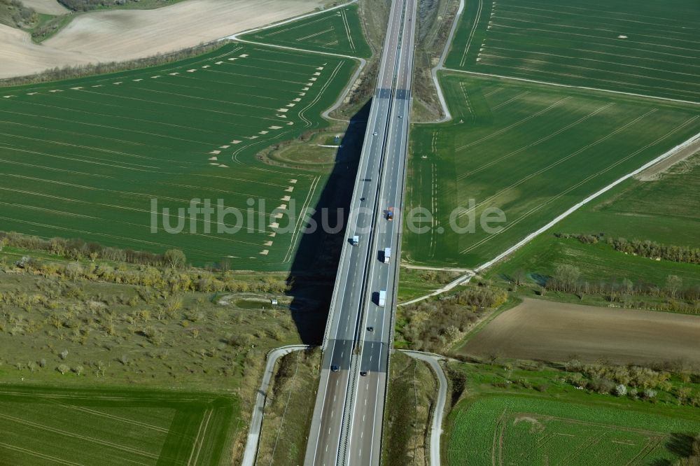 Luftbild Alberstedt - Autobahn- Brückenbauwerk der BAB A38 - Weidatalbrücke in Alberstedt im Bundesland Sachsen-Anhalt, Deutschland