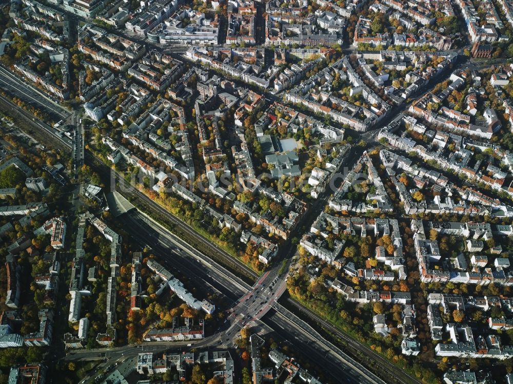 Luftbild Berlin - Autobahn- Brückenbauwerk über die BAB A103 in Berlin