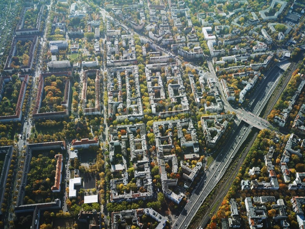 Berlin aus der Vogelperspektive: Autobahn- Brückenbauwerk über die BAB A103 in Berlin