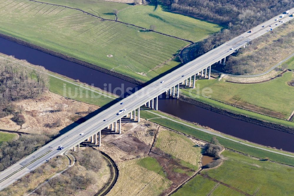 Luftbild Oldenburg - Autobahn- Brückenbauwerk Huntebrücke der BAB A29 in Oldenburg im Bundesland Niedersachsen, Deutschland