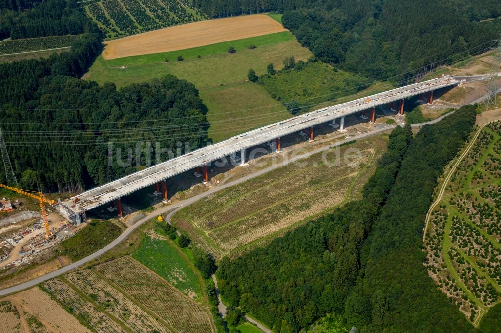 Bestwig von oben - Autobahn- Brückenbauwerk Neubau der BAB A46 in Bestwig im Bundesland Nordrhein-Westfalen