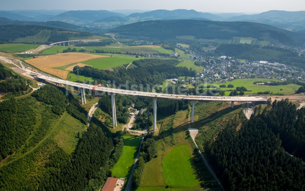 Luftaufnahme Bestwig - Autobahn- Brückenbauwerk Neubau der BAB A46 in Bestwig im Bundesland Nordrhein-Westfalen