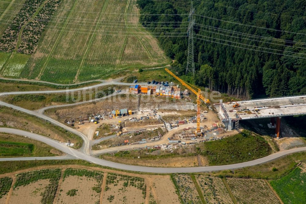 Bestwig von oben - Autobahn- Brückenbauwerk Neubau der BAB A46 in Bestwig im Bundesland Nordrhein-Westfalen