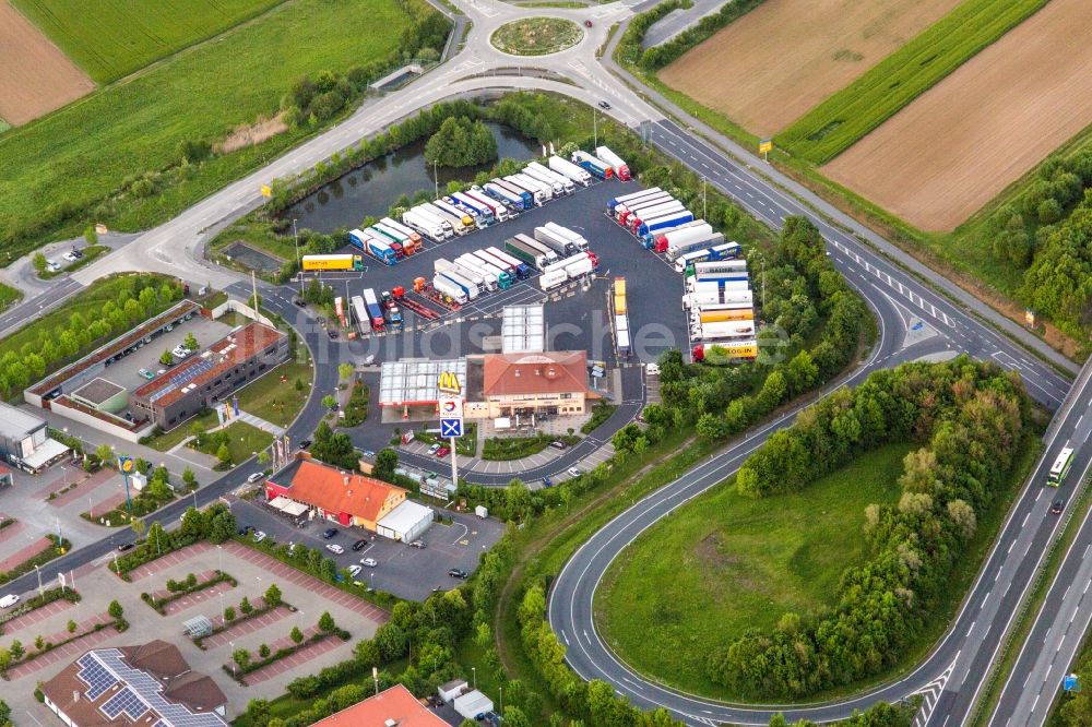 Werneck aus der Vogelperspektive: Autobahn Raststätte Euro Rastpark Werneck an der BAB 70 in Werneck im Bundesland Bayern, Deutschland