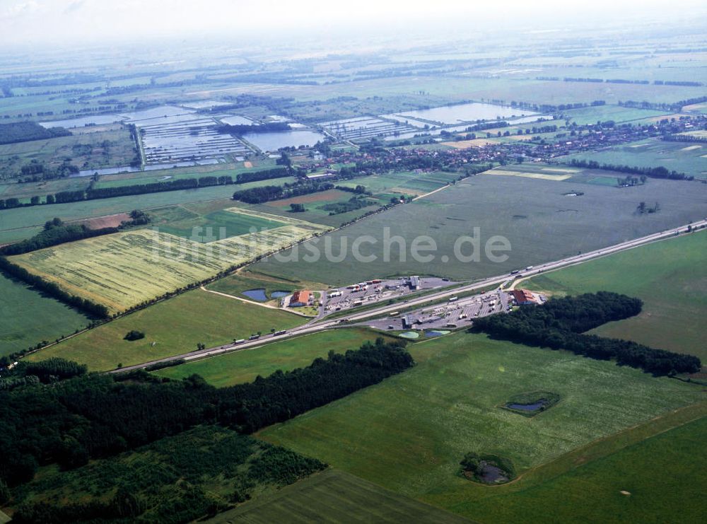 Luftbild Linum - Autobahn-Raststätte Linumer Bruch an der A24