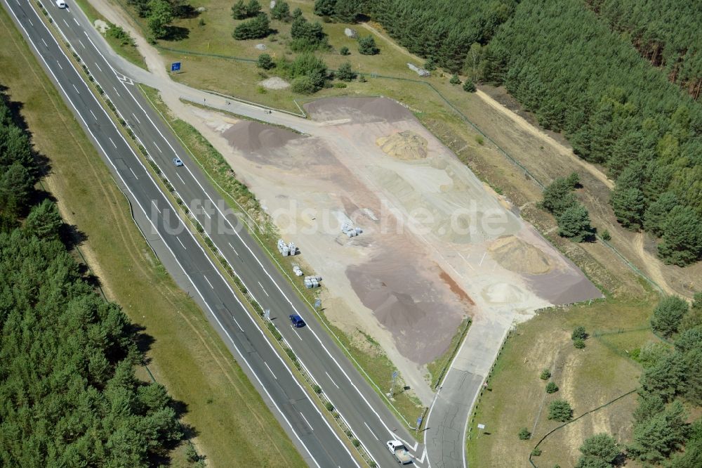 Spreenhagen von oben - Autobahn- Raststätte und Parkplatz der BAB A12 E30 in Spreenhagen im Bundesland Brandenburg