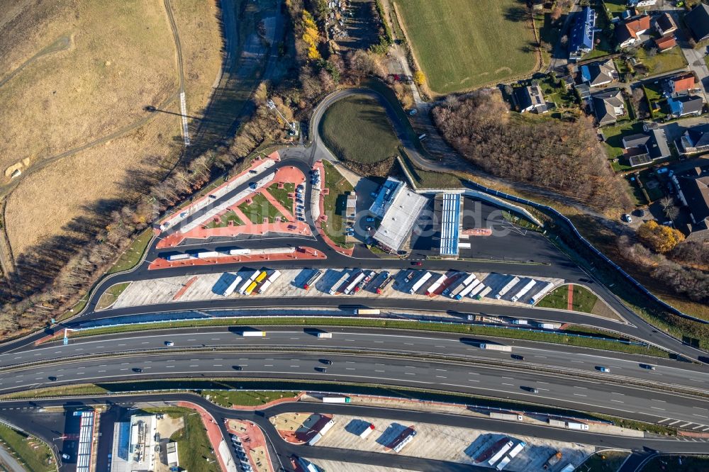 Luftbild Lüdenscheid - Autobahn Raststätte am Rand des Verlaufes der Autobahn BAB 45 in Lüdenscheid im Bundesland Nordrhein-Westfalen, Deutschland