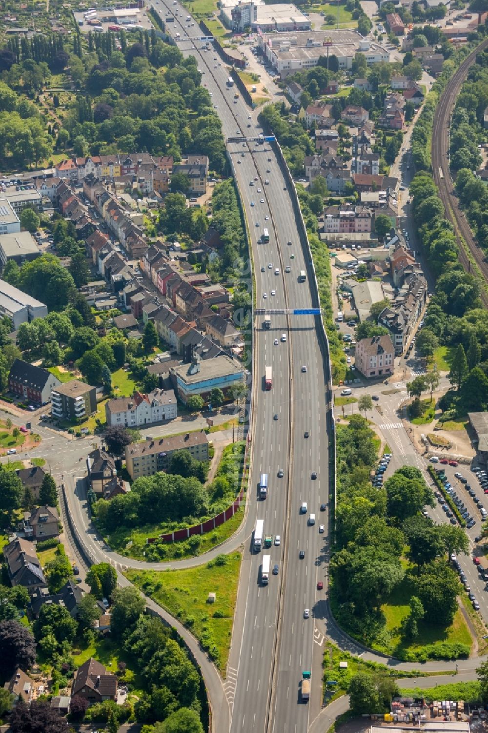 Luftbild Bochum - Autobahn- Streckenverlauf der A40 in Bochum im Bundesland Nordrhein-Westfalen - NRW, Deutschland