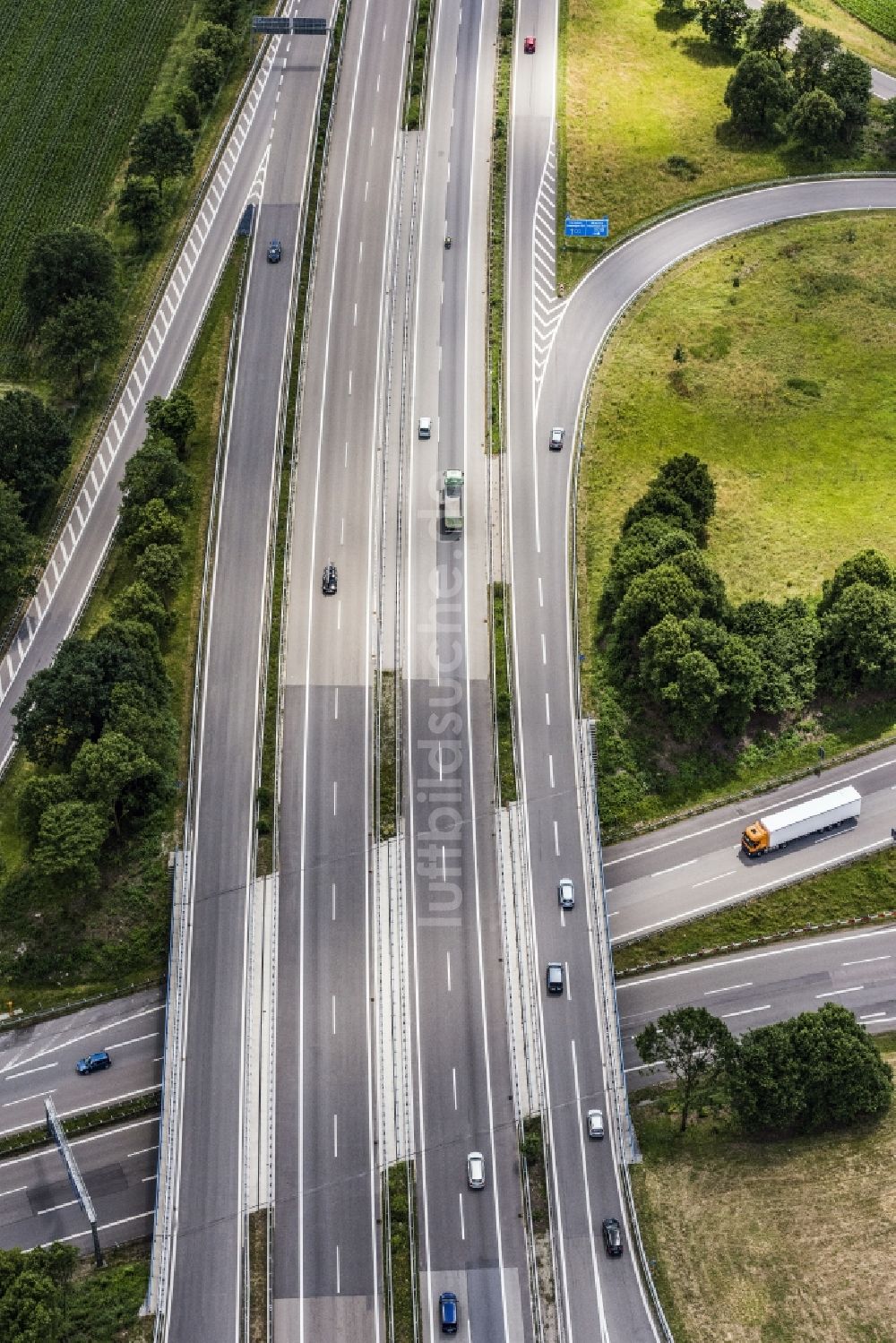 Buxheim aus der Vogelperspektive: Autobahn- Streckenverlauf der A7 in Buxheim im Bundesland Bayern, Deutschland