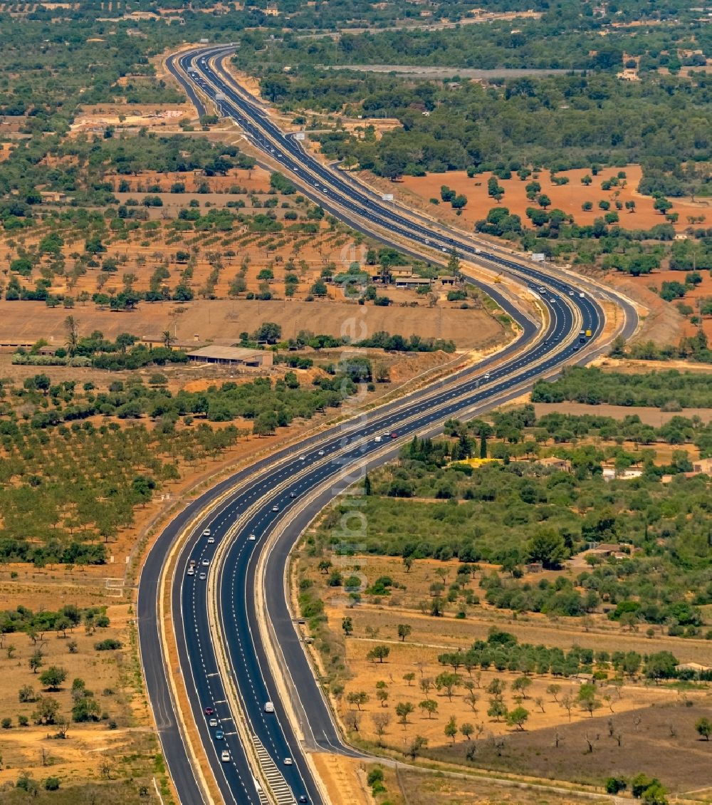 Luftaufnahme Campos - Autobahn- Streckenverlauf der Ma-19 in Campos in Islas Baleares, Spanien