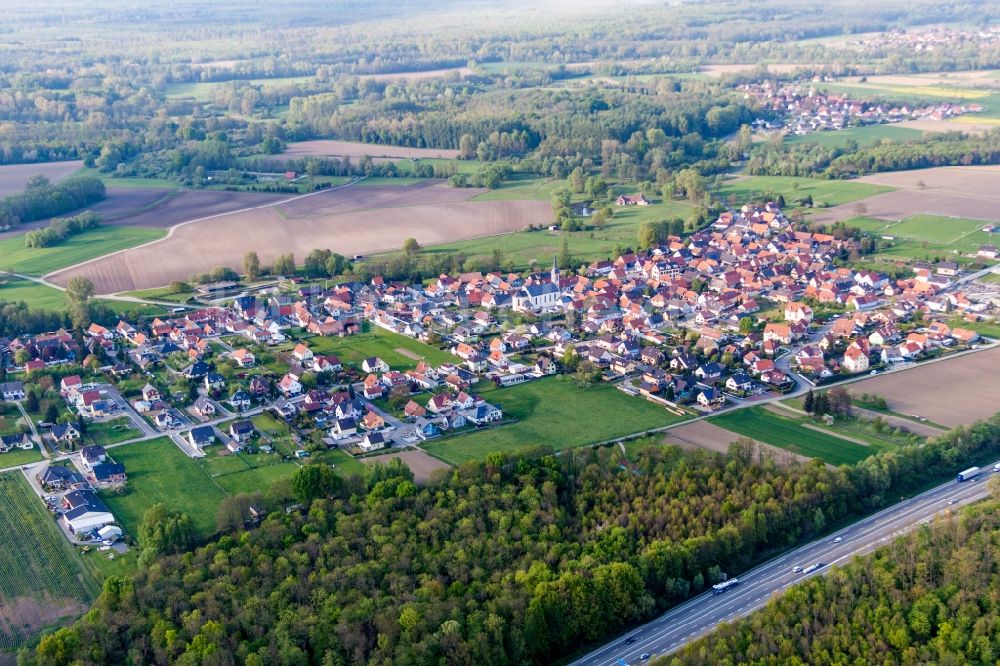 Leutenheim aus der Vogelperspektive: Autobahn- Streckenverlauf der französischen A35 in Leutenheim in Grand Est, Frankreich