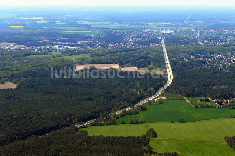 Luftaufnahme Kahren - Autobahn- Streckenverlauf der A15 in Kahren im Bundesland Brandenburg, Deutschland