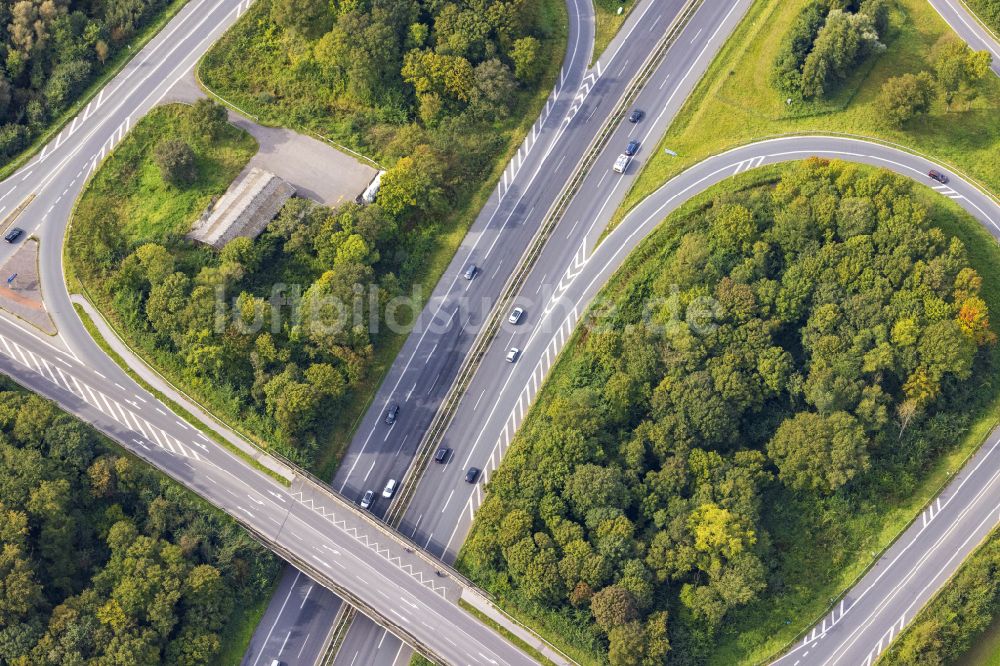 Nettetal von oben - Autobahn- Streckenverlauf der in Nettetal im Bundesland Nordrhein-Westfalen, Deutschland