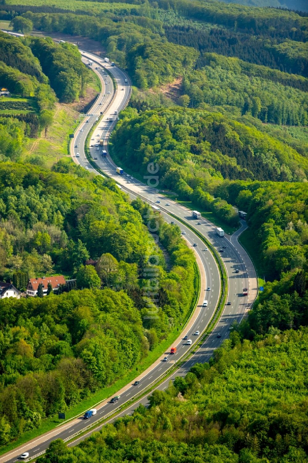 Luftbild Hagen - Autobahn- Streckenverlauf der A 45 im Südwesten von Hagen im Bundesland Nordrhein-Westfalen