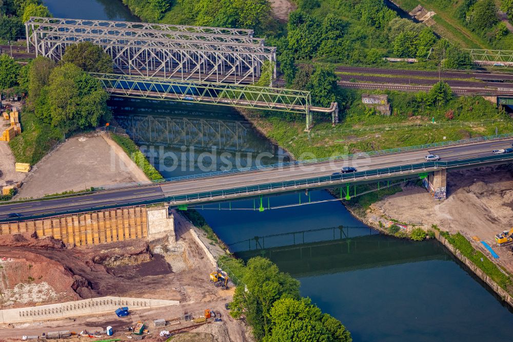 Luftaufnahme Herne - Autobahn- Trasse der BAB 43 Emschertalbrücke in Herne im Bundesland Nordrhein-Westfalen, Deutschland