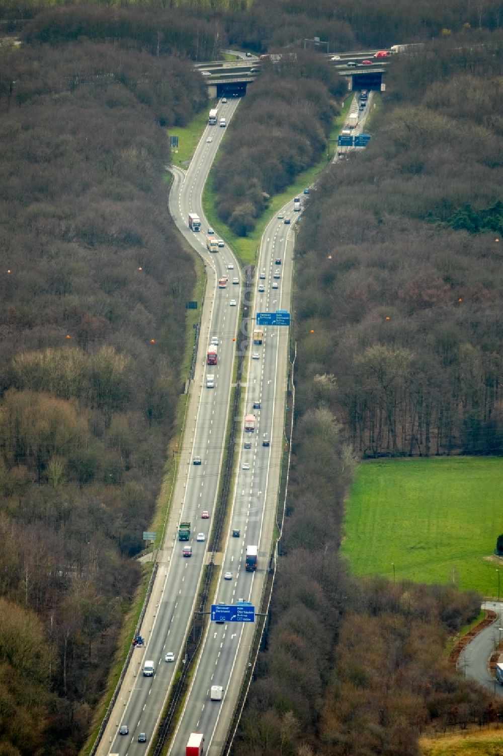 Bottrop von oben - Autobahn- Trasse und Streckenverlauf der BAB A31 in Bottrop im Bundesland Nordrhein-Westfalen, Deutschland