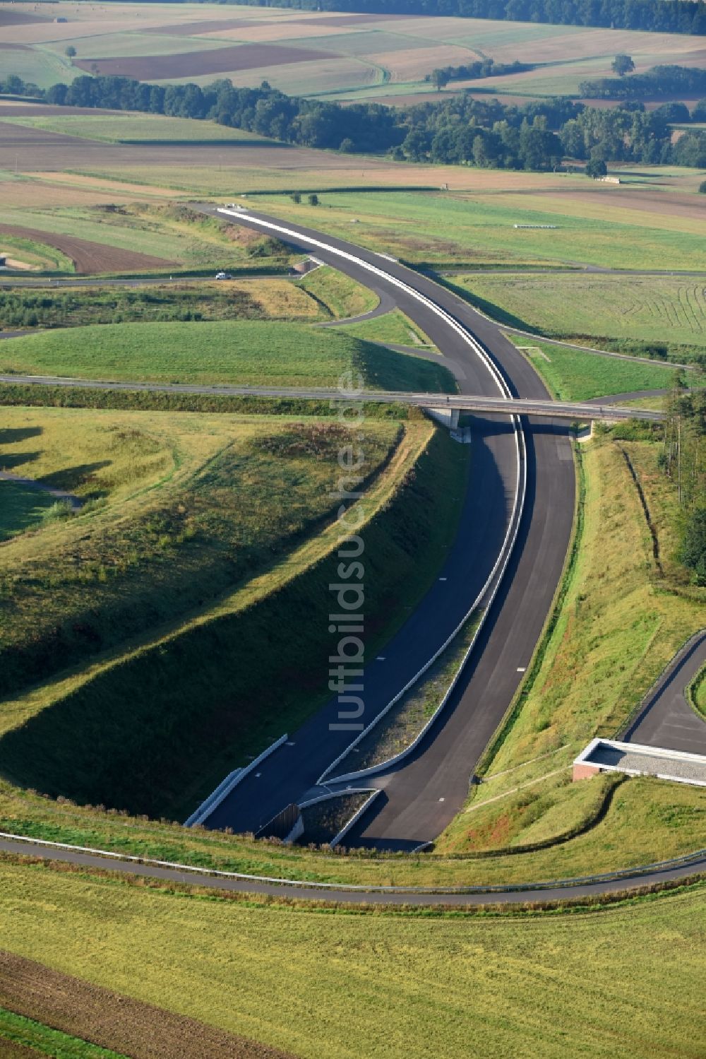 Schwalmstadt aus der Vogelperspektive: Autobahn- Tunnelbauwerk der BAB A49 Frankenhain in Schwalmstadt im Bundesland Hessen, Deutschland