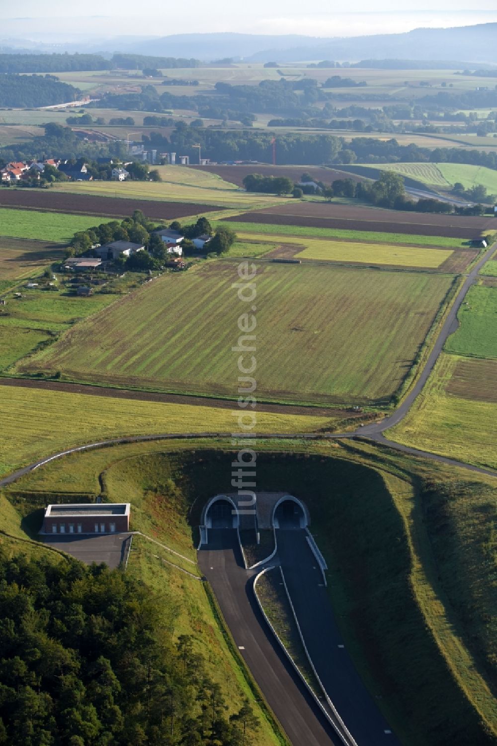 Schwalmstadt von oben - Autobahn- Tunnelbauwerk der BAB A49 Frankenhain in Schwalmstadt im Bundesland Hessen, Deutschland