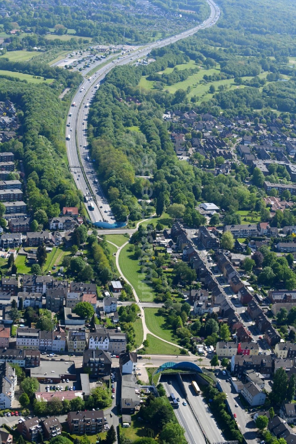 Luftaufnahme Gelsenkirchen - Autobahn- Tunnelbauwerk der BAB A2 in Gelsenkirchen im Bundesland Nordrhein-Westfalen, Deutschland