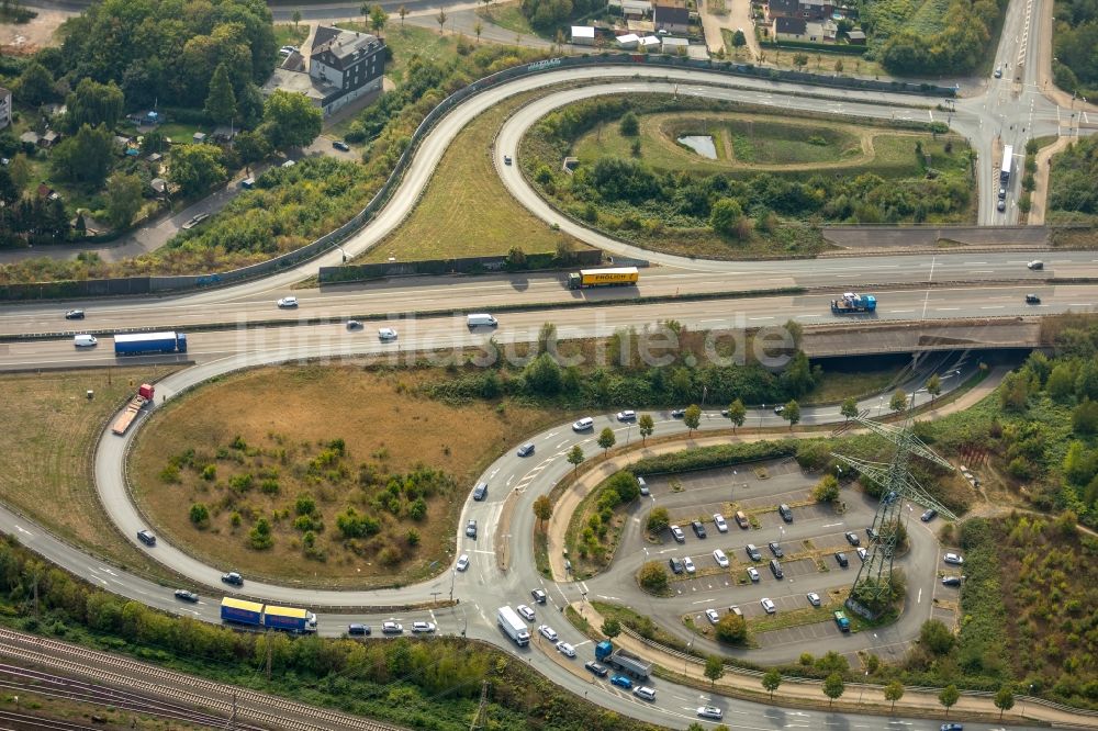 Gelsenkirchen von oben - Autobahnabfahrt der BAB A42 Gelsenkirchen-Schalke in Gelsenkirchen im Bundesland Nordrhein-Westfalen, Deutschland