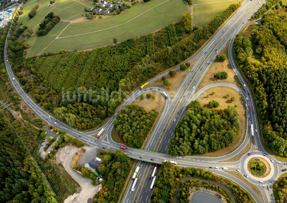 Luftaufnahme Wilnsdorf - Autobahnabfahrt der BAB A45 in Wilnsdorf im Bundesland Nordrhein-Westfalen, Deutschland