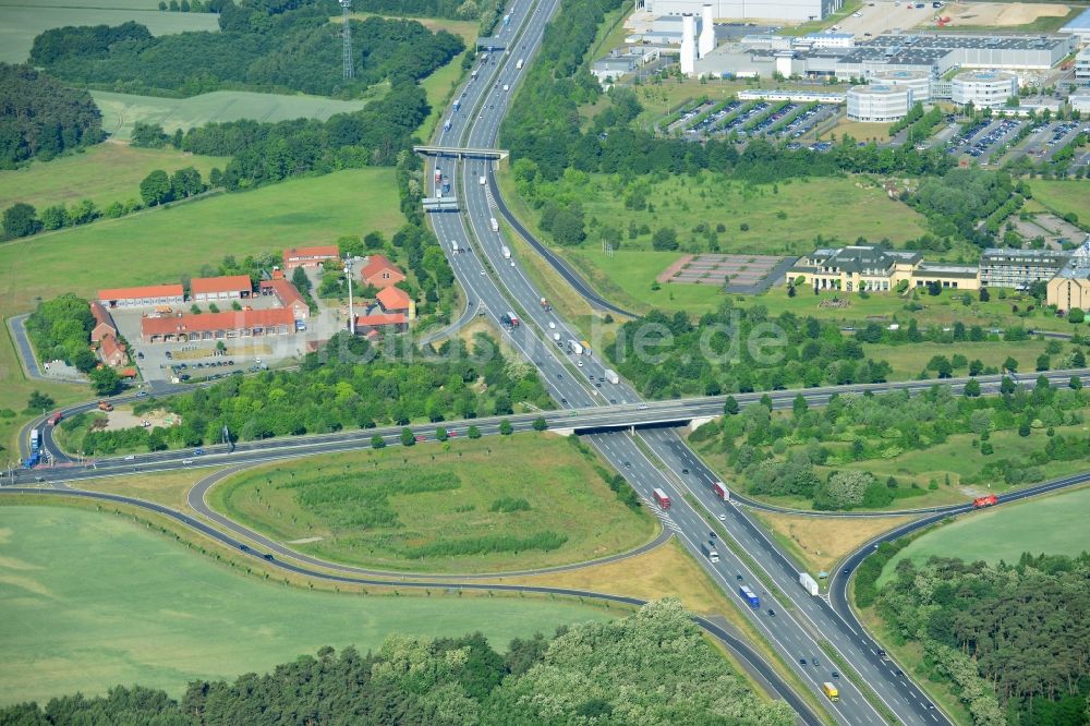 Rangsdorf aus der Vogelperspektive: Autobahnabfahrt BAB A10 - E30 zur B96 in Rangsdorf im Bundesland Brandenburg